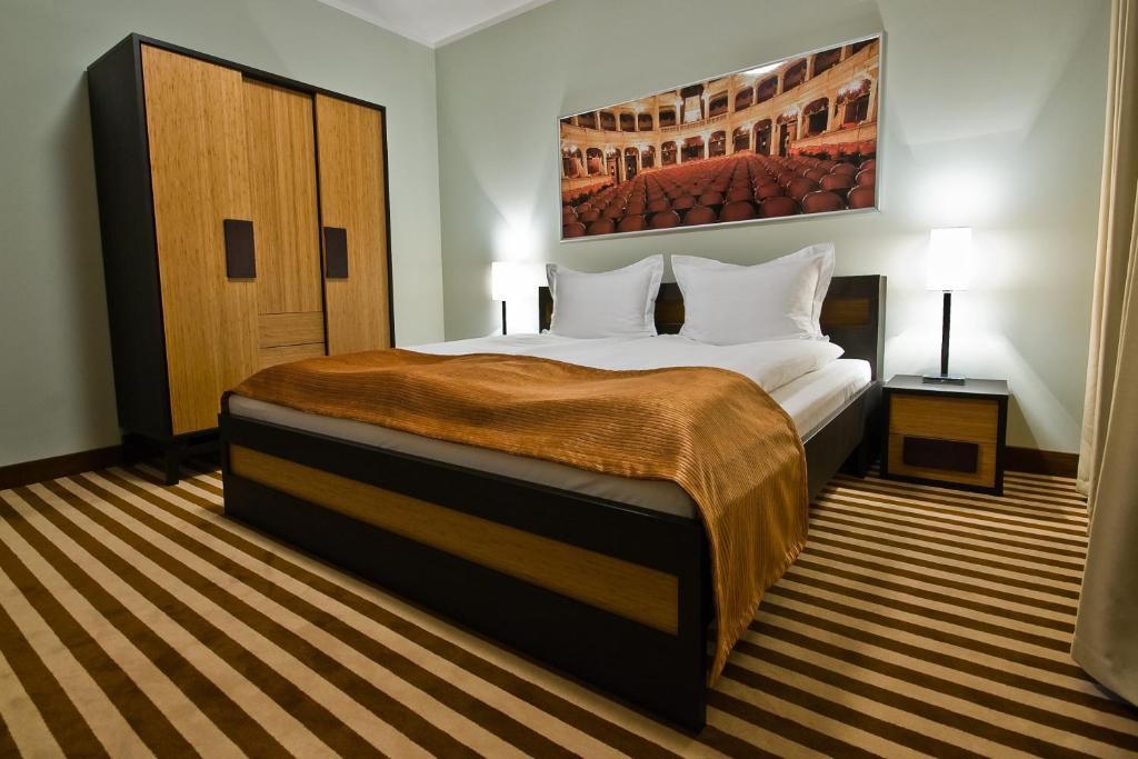 Hotel Poznanski A2 Luboń Buitenkant foto