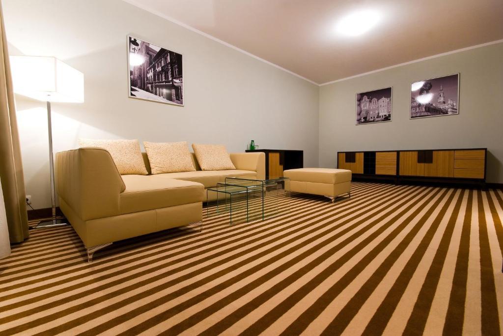 Hotel Poznanski A2 Luboń Kamer foto