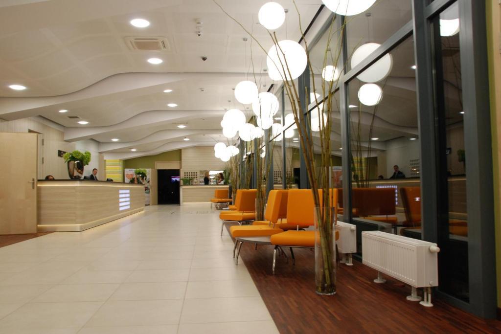 Hotel Poznanski A2 Luboń Buitenkant foto