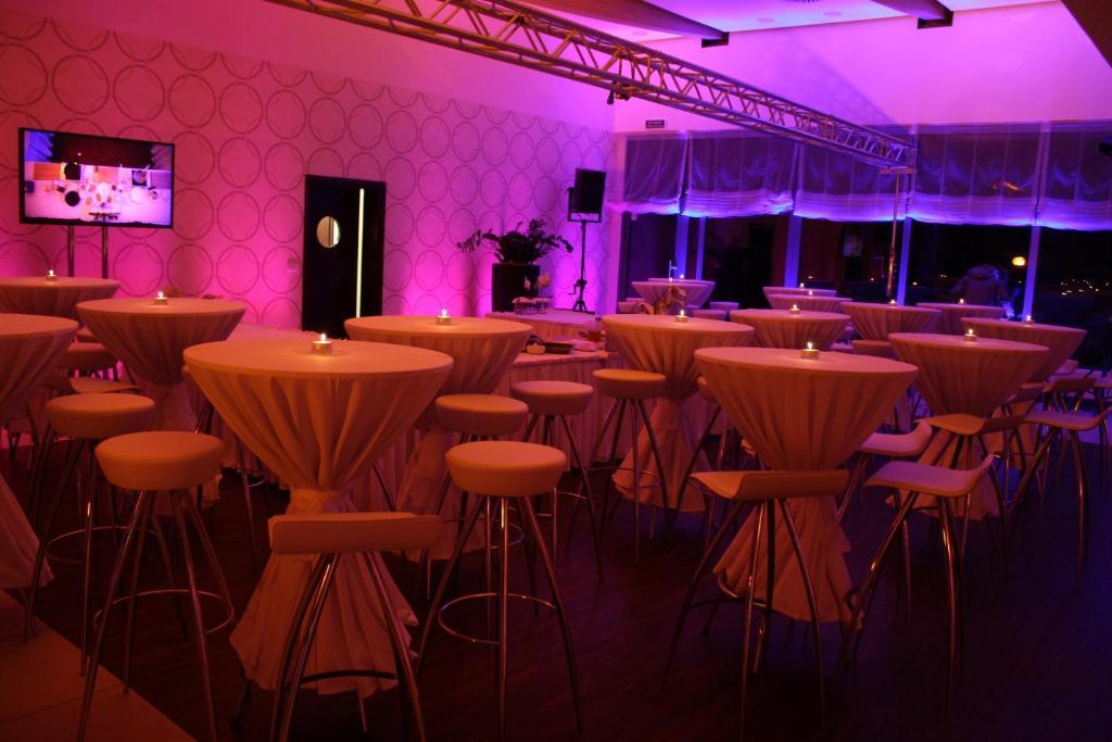Hotel Poznanski A2 Luboń Buitenkant foto